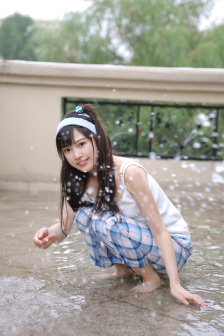 美丽的小蜜蜂6娃娃脸